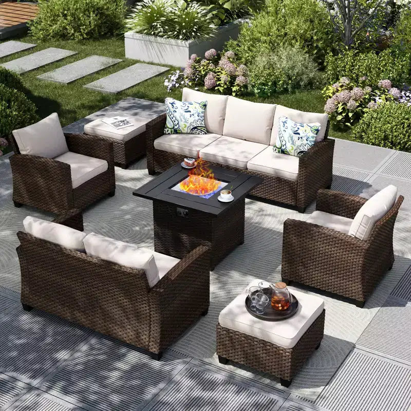 Ensemble de jardin Extérieur 7 Pièces en Rotin et Osier avec Coussin, Foyer, poufs et Causeuse – Sanzelize Design