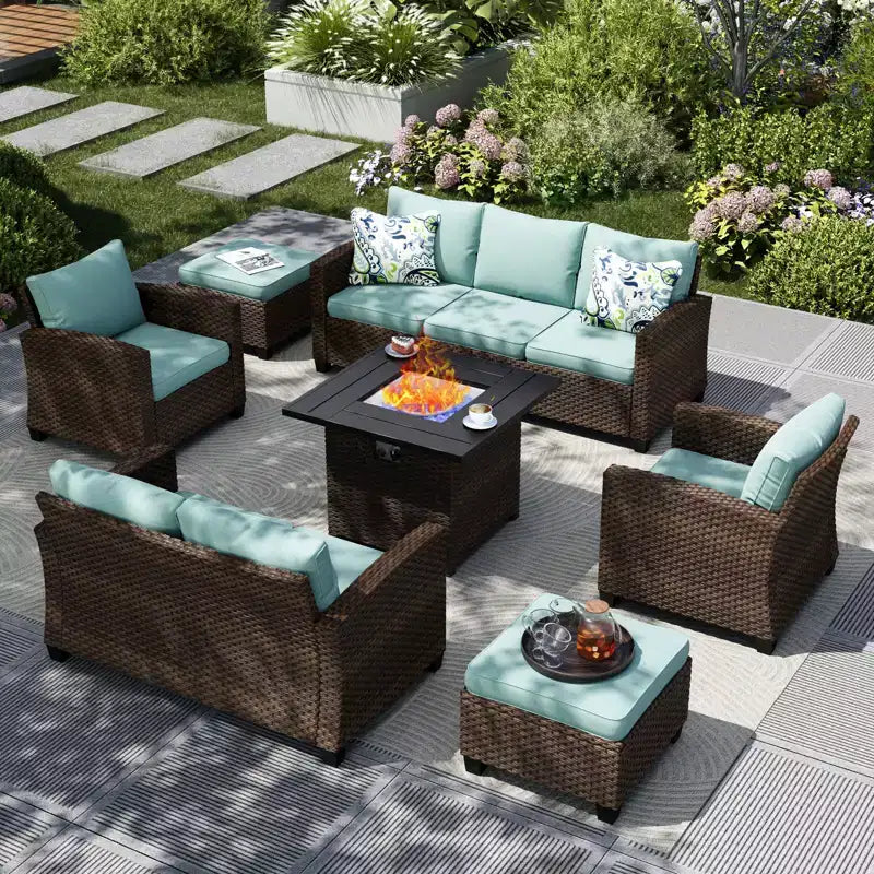 Ensemble de jardin Extérieur 7 Pièces en Rotin et Osier avec Coussin, Foyer, poufs et Causeuse – Sanzelize Design