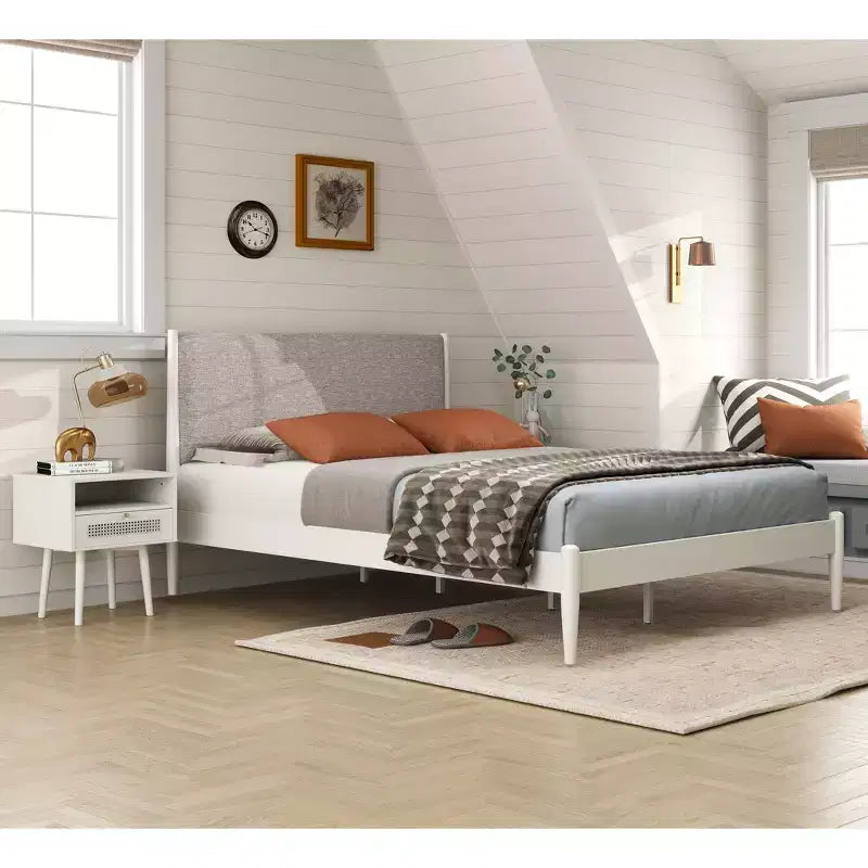 Ensemble de chambre à coucher Feeney 3 pièces, lit plateforme avec deux tables de chevet, blanc crème, grand lit – Sanzelize Design