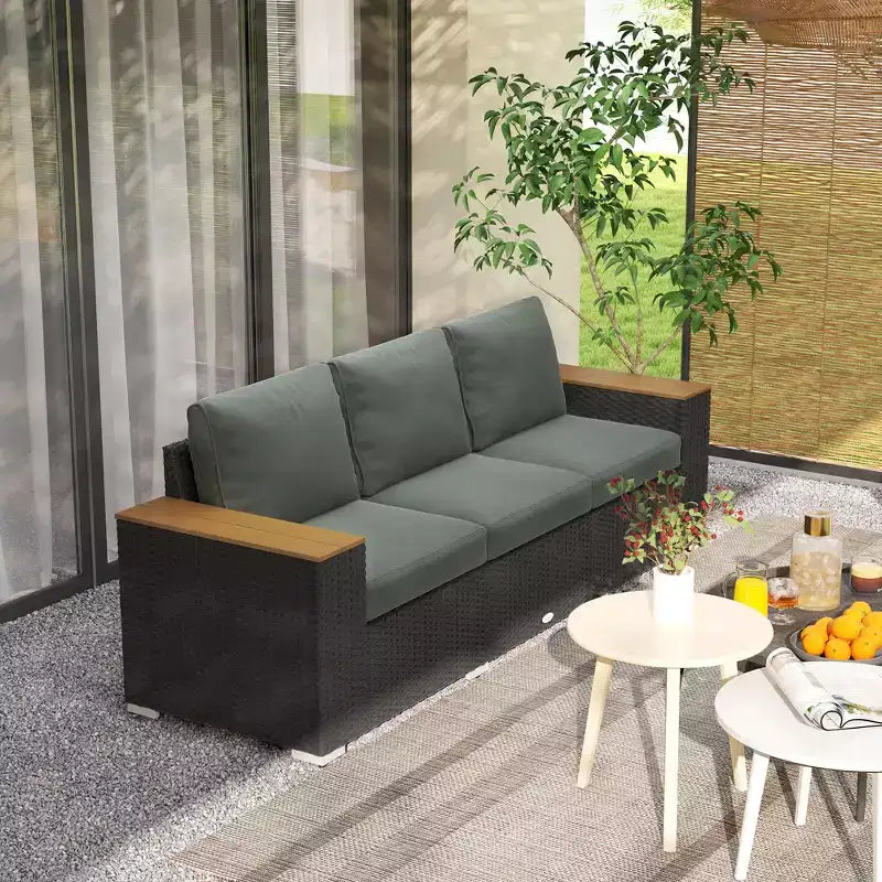 Canapé d'extérieur 3 places avec coussins, canapé en rotin PE avec accoudoirs larges, canapé en osier d'extérieur – Sanzelize Design