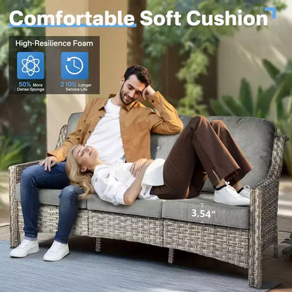 Ensemble de conversation de jardin 6 pièces, canapé 3 places avec coussins, chaises en rotin, poufs, table basse – Sanzelize Design