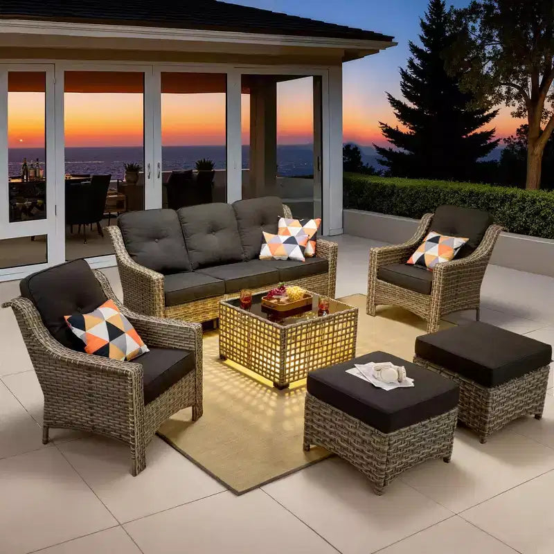 Ensemble de conversation de jardin 6 pièces, canapé 3 places avec coussins, chaises en rotin, poufs, table basse – Sanzelize Design