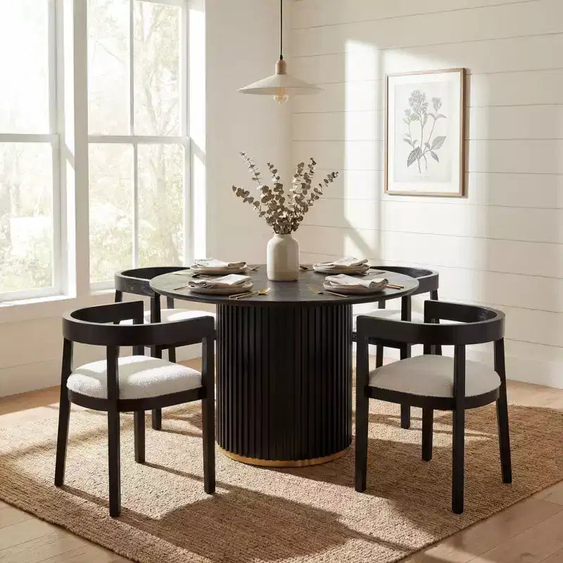 Sonal - Ensemble de salle à manger moderne de 5 pièces avec table ronde et 4 chaises rembourrées en bois d'hévéa – Sanzelize Design