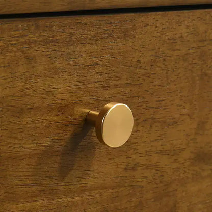 Ensemble de chambre à coucher Eldren en bois, lit plateforme avec commode, miroir et table de chevet au fini noyer – Sanzelize Design