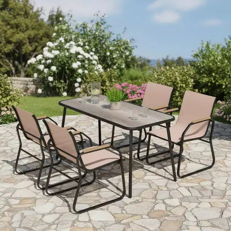 Ensemble de salle à manger de jardin 5 pièces avec accoudoirs aspect bois, cadre en métal durable et plateau DPC – Sanzelize Design