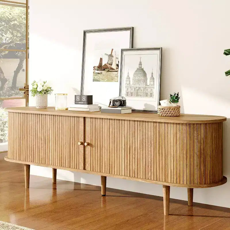 Meuble TV 178 cm avec pieds en bois massif, console TV de style moderne du milieu du siècle avec porte à tambour – Sanzelize Design