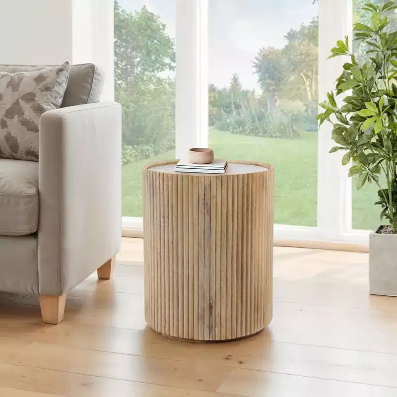 Table d'appoint décorative en bois nervuré avec plateau en marbre et rangement – Sanzelize Design