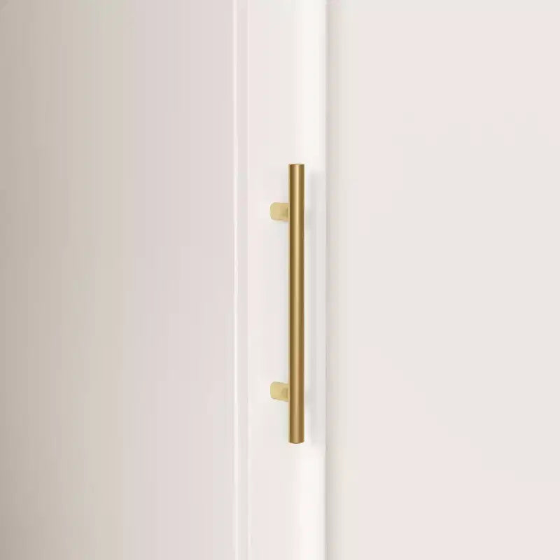 Penderie modulaire de luxe blanche avec ferrures dorées: portes à panneaux + conception à portes mixtes – Sanzelize Design