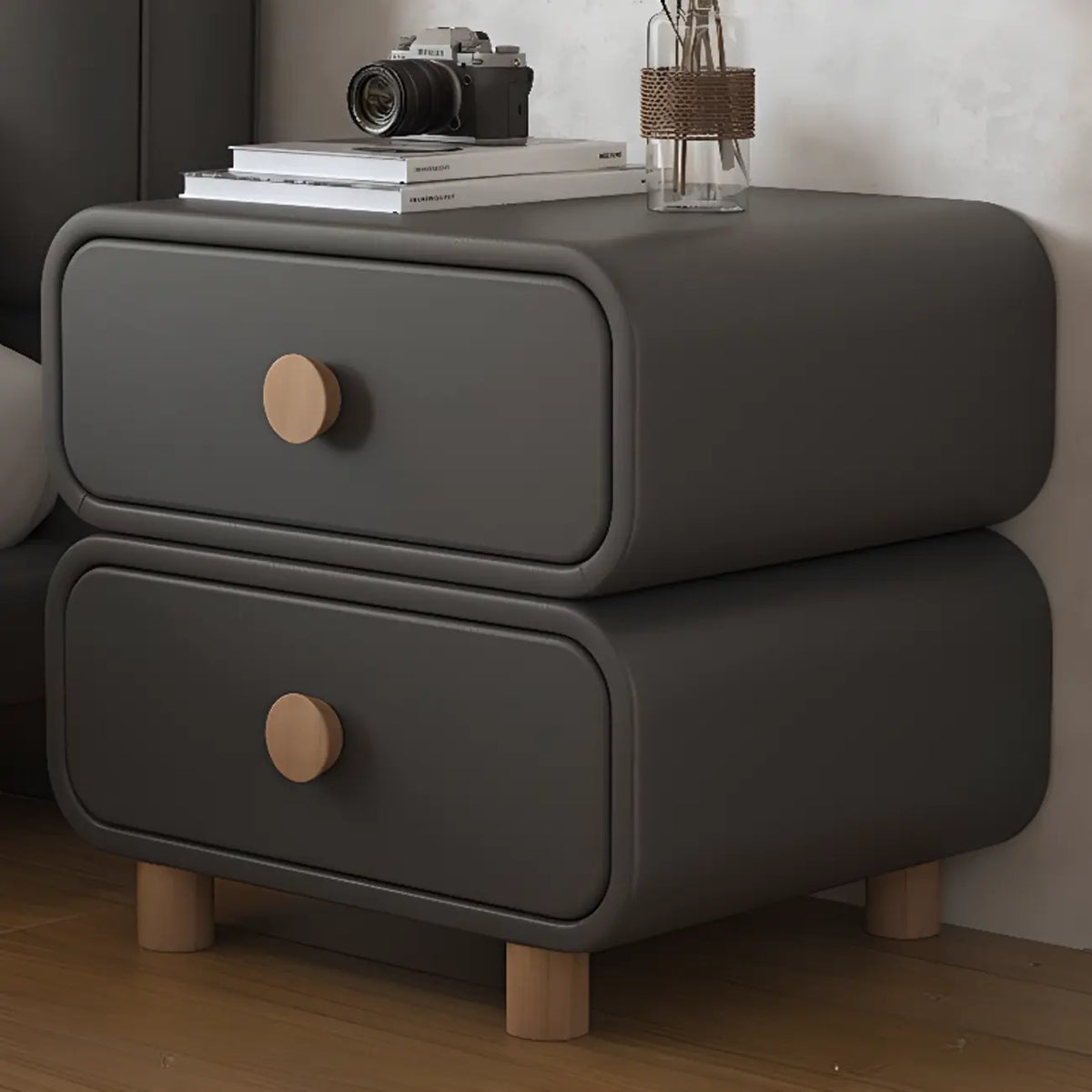 Table de chevet scandinave en similicuir avec finition en faux cuir – Sanzelize Design