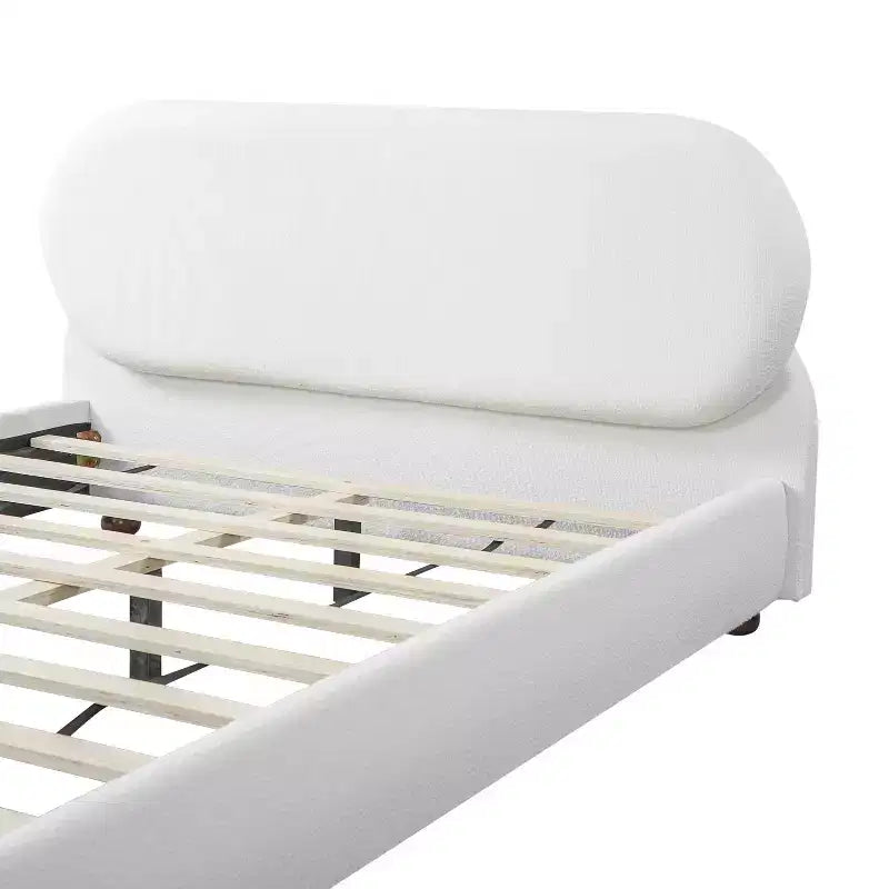Lit rembourré en bouclette moderne en bois d'hévéa Matteo – Sanzelize Design