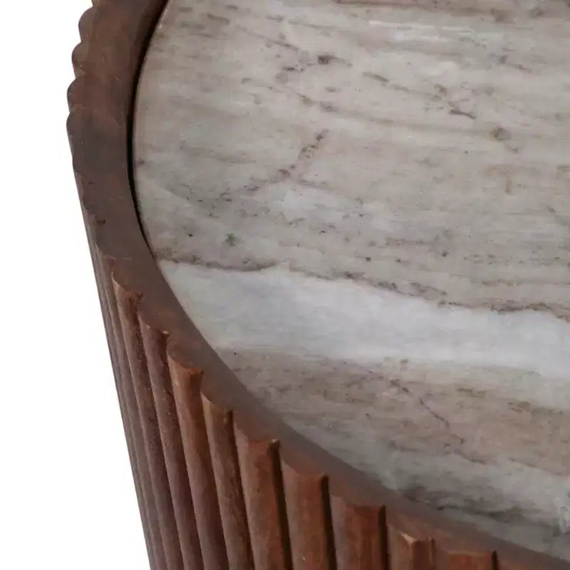 Table d'appoint décorative en bois nervuré avec plateau en marbre et rangement – Sanzelize Design