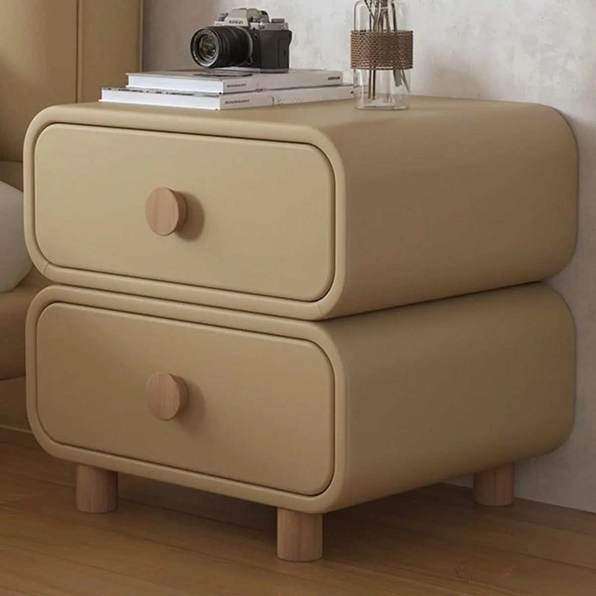 Table de chevet scandinave en similicuir avec finition en faux cuir – Sanzelize Design