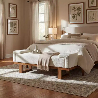 Banc rembourré Paulina moderne en bois d'hévéa et tissu bouclé – Sanzelize Design