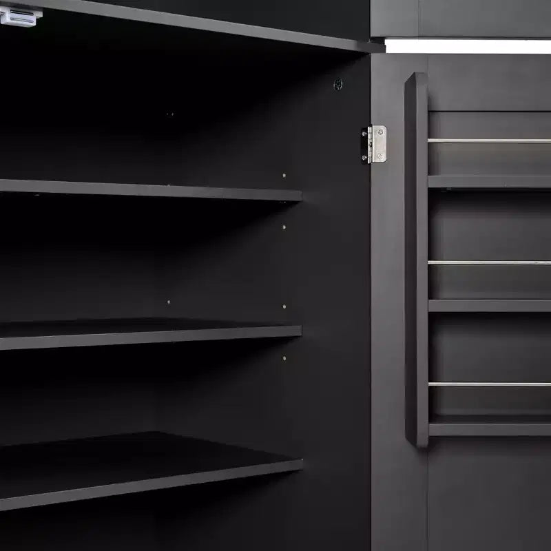 Grand meuble de garde-manger de cuisine avec prises électriques – Sanzelize Design