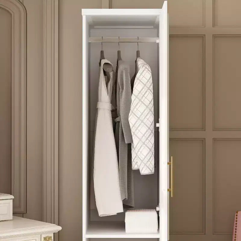 Penderie modulaire de luxe blanche avec ferrures dorées: portes à panneaux + conception à portes mixtes – Sanzelize Design