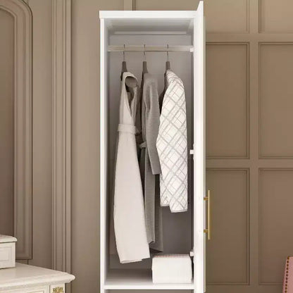 Penderie modulaire de luxe blanche avec ferrures dorées: portes à panneaux + conception à portes mixtes – Sanzelize Design